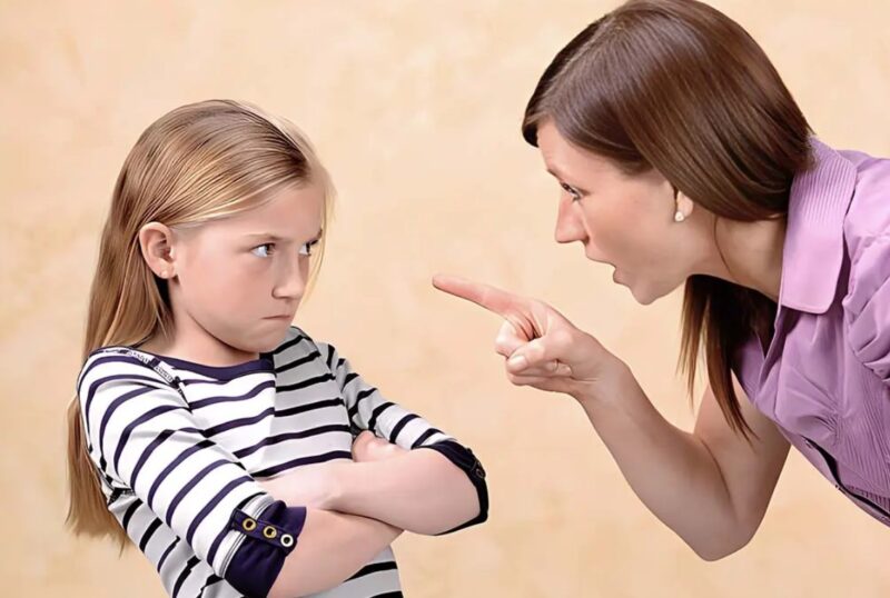 Faites attention à votre vocabulaire lorsque vous parlez à votre enfant : Les mots sont des oiseaux qu'on ne rattrape jamais