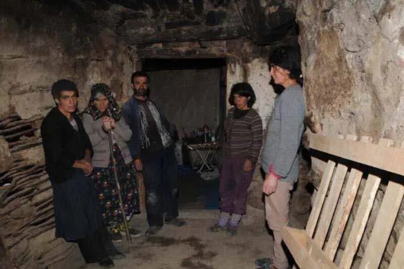 Des alpinistes ont découvert une étrange famille : C’est incroyable qu’elle ait vécu à l'écart de la société plus de 80 ans