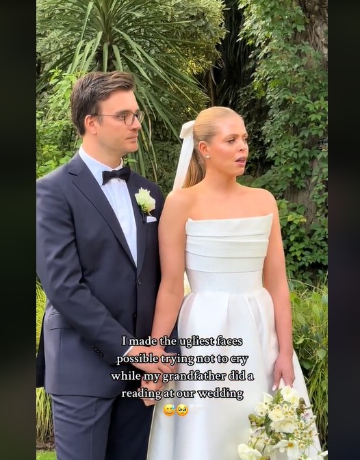 La mariée ne peut pas retenir ses émotions devant le beau discours de mariage de son grand-père