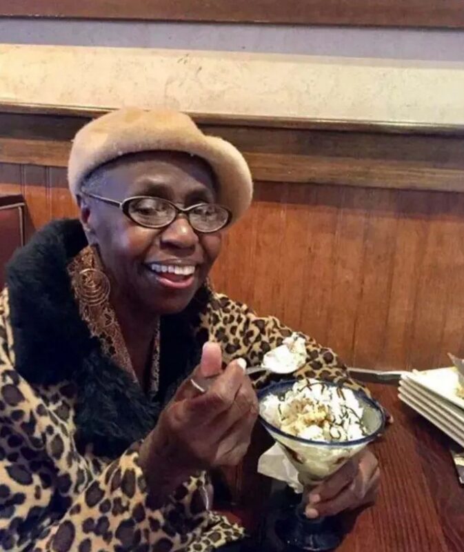 Une mamie de 86 ans a adopté 189 enfants en 40 ans et souhaite poursuivre dans cette voie : "Ils ont besoin de moi