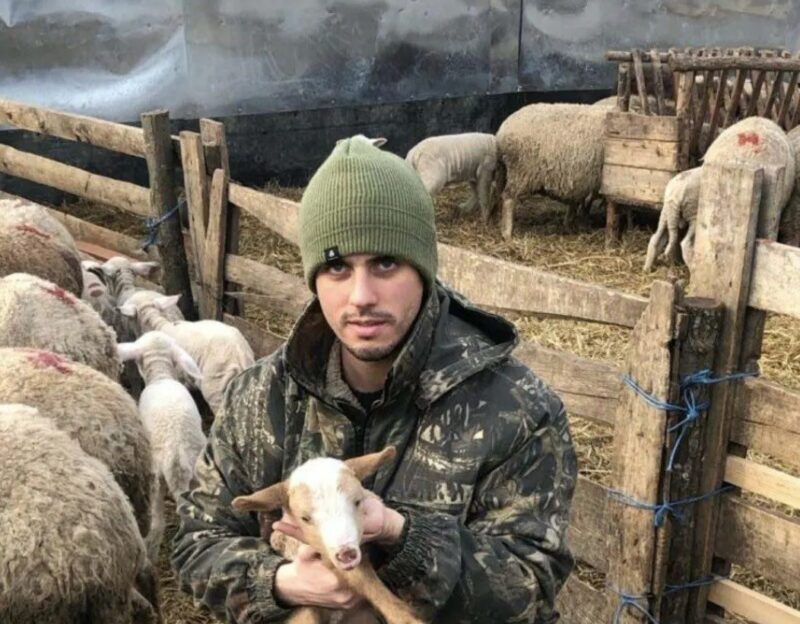 Andrei Ștefan Hahuie, un changement de vie à 360 degrés : Du policier à l'agriculteur, un coup de cœur pour l'élevage de bétail