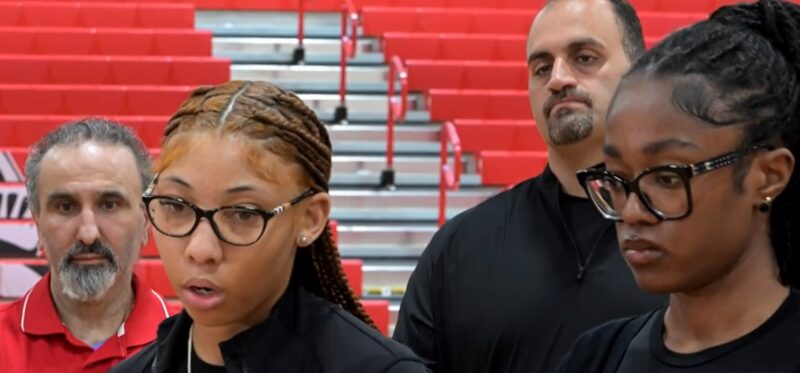 Deux élèves ont sauvé la vie de leur professeur, victime d'un arrêt cardiaque soudain lors d'un match de basket