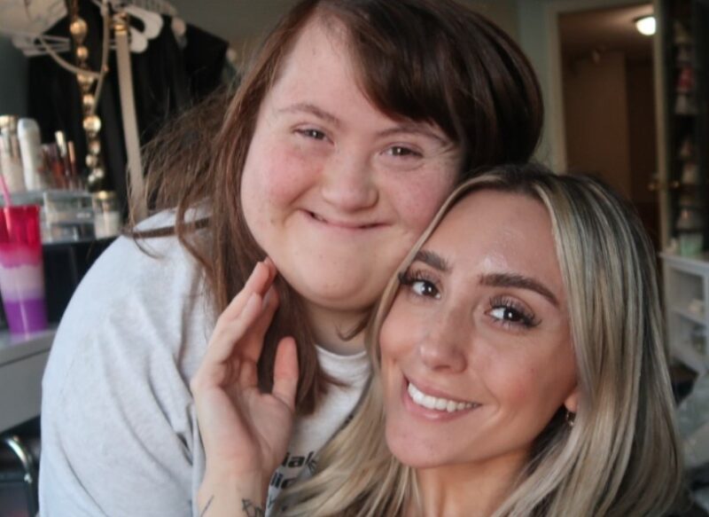 Une femme partage de magnifiques «moments où elle a élevé sa sœur atteinte du syndrome de Down»