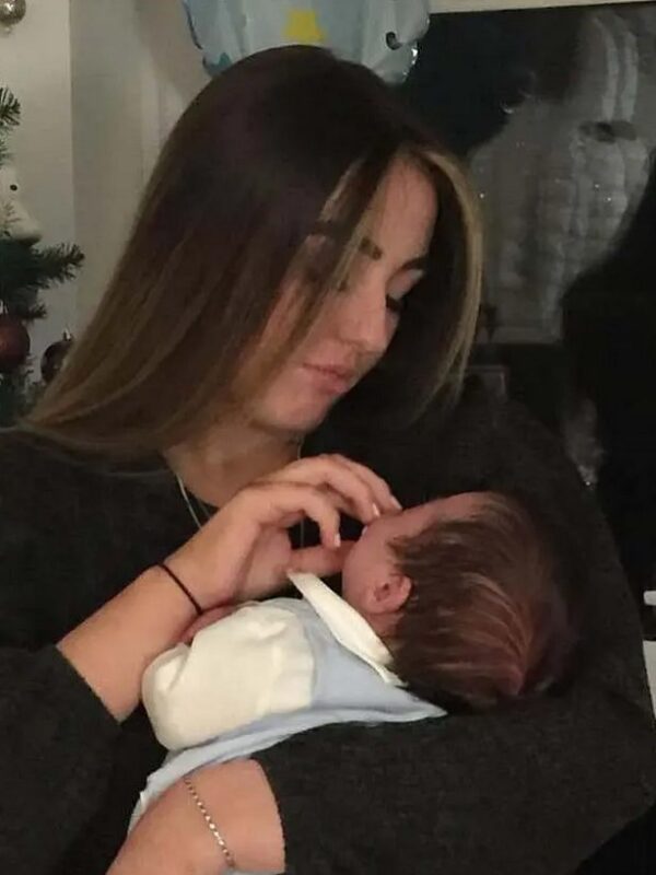 Une jeune fille de seize ans, tombée enceinte à quatorze ans, passe son baccalauréat: "Elle a besoin de nos encouragements"