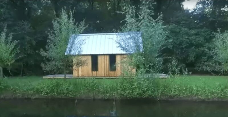 Un fils a construit une maison avec un secret étonnant pour sa maman, et qu'est-ce qu'elle a de si spécial
