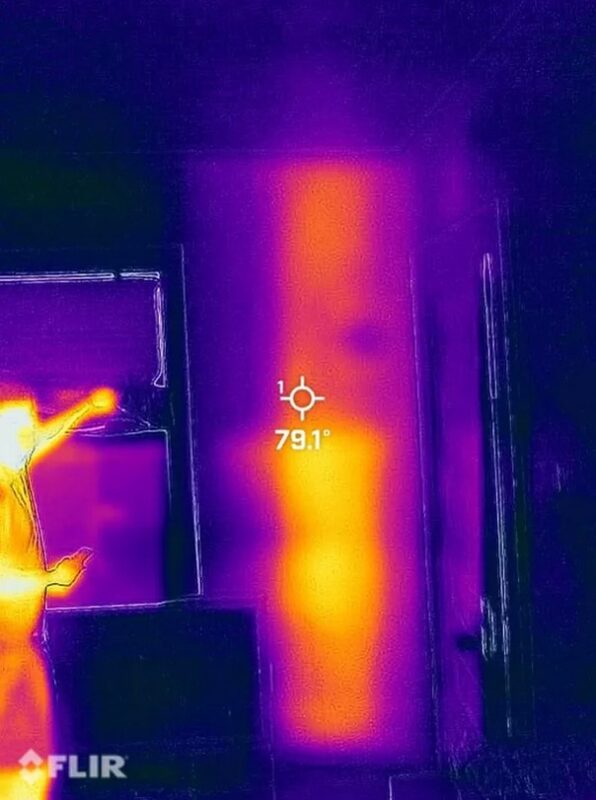 Un bambin dit à sa mère qu'il entend des monstres dans sa chambre : ce qu'elle a vu l'a vraiment effrayée