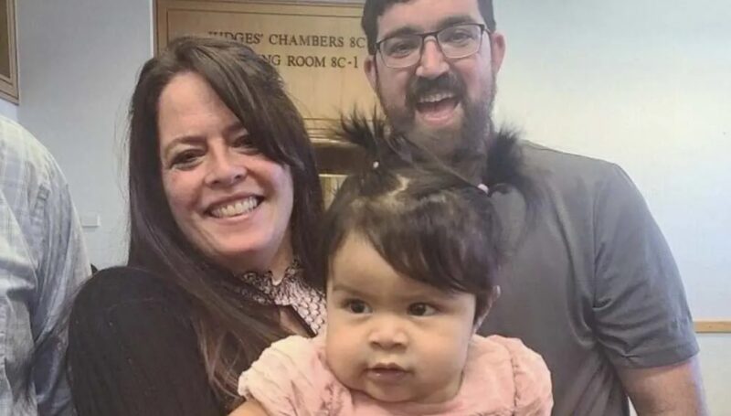 Un couple découvre un nourrisson jeté dans la rue et décide de l'adopter "Un grand merci pour ce geste formidable"