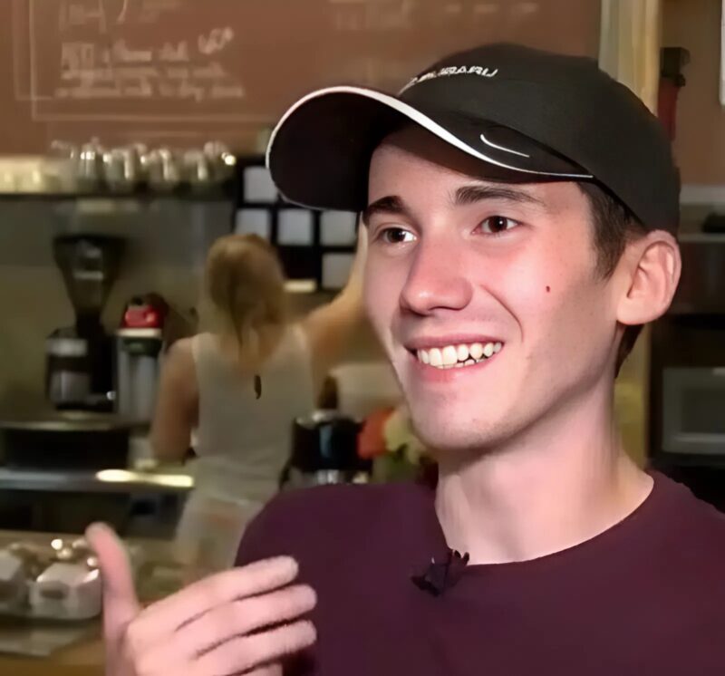 Le propriétaire d'un café introduit une nouvelle politique de prix pour donner une leçon de politesse aux clients impolis