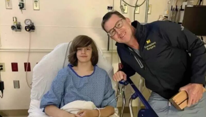 Un professeur fait don de son rein à un élève et lui sauve la vie : "Je suis content et ravi que mon élève"