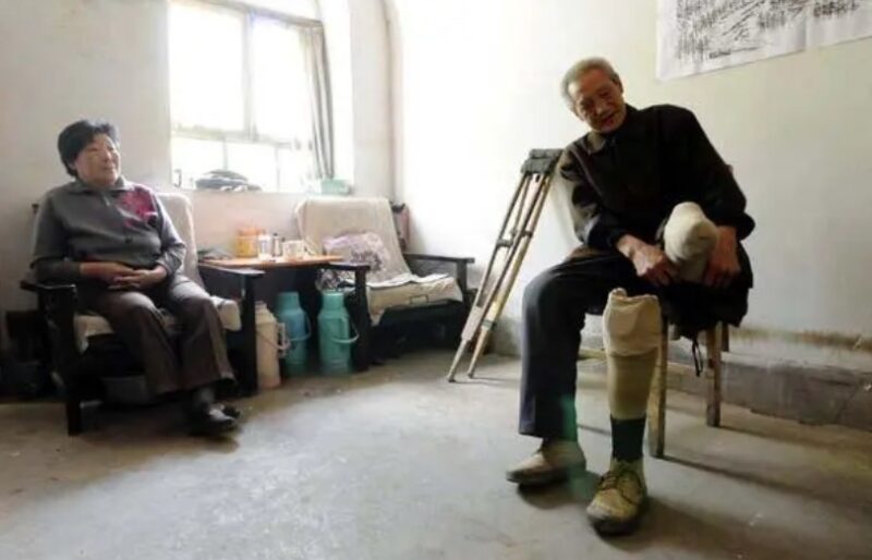 Un papy sans jambes a planté 17 000 arbres pendant dix-neuf ans : «Il mérite notre soutien»
