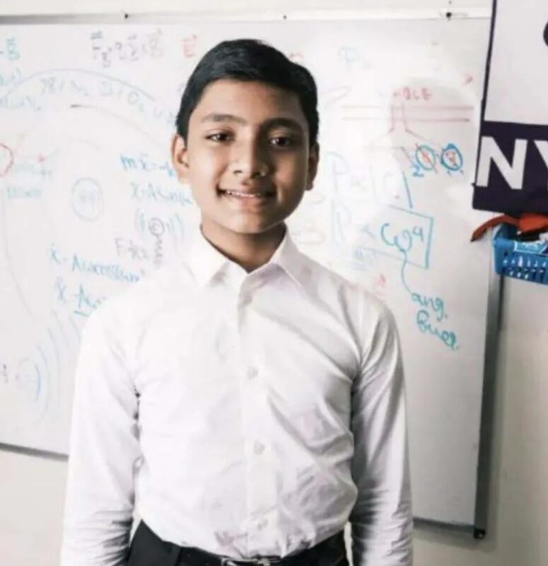 Un petit prodige vient de décrocher son bac à l'âge de douze ans et vient de faire son entrée à l'université avec "Félicitations"