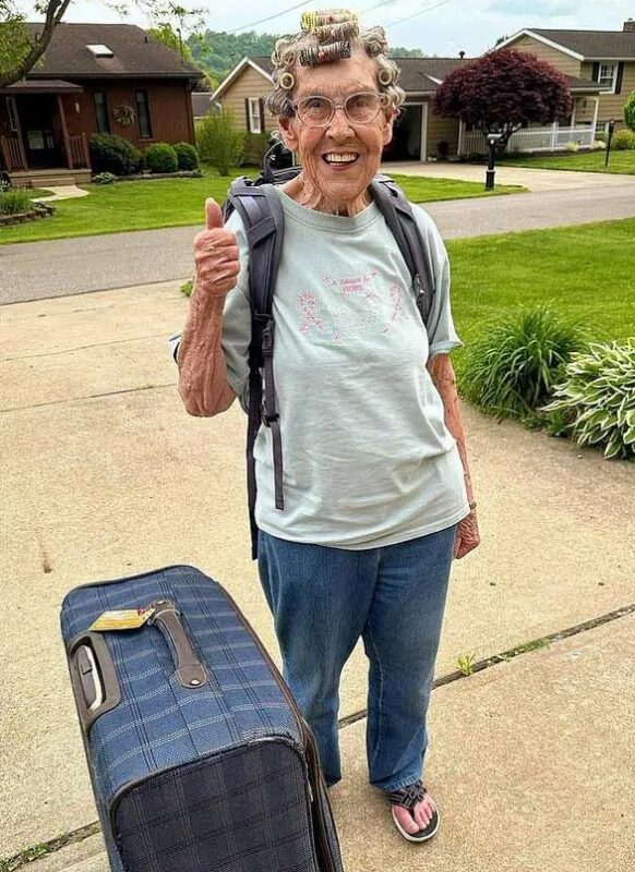 À 93 ans, une grand-mère américaine accomplit son souhait de voyager avec son petit-fils