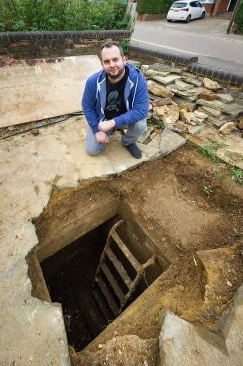 L'homme a entendu des sons curieux sous le garage, ce qui l'a conduit à faire une découverte surprenante