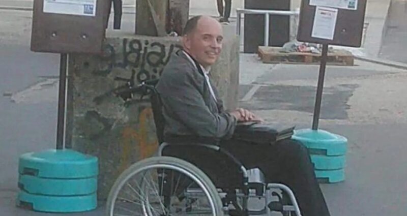Un conducteur de bus a fait sortir tous les passagers qui ne voulaient pas laisser la place à un monsieur en fauteuil roulant