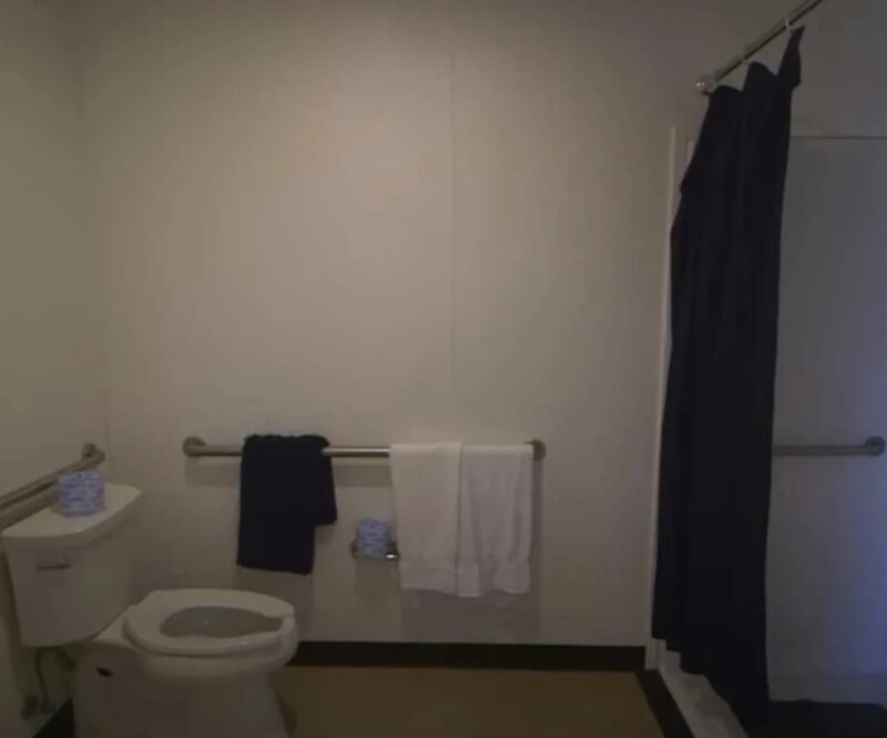 Cette ville aide les sans-abri en leur fournissant des logements temporaires minuscules pendant qu'ils s'efforcent d'obtenir un logement permanent