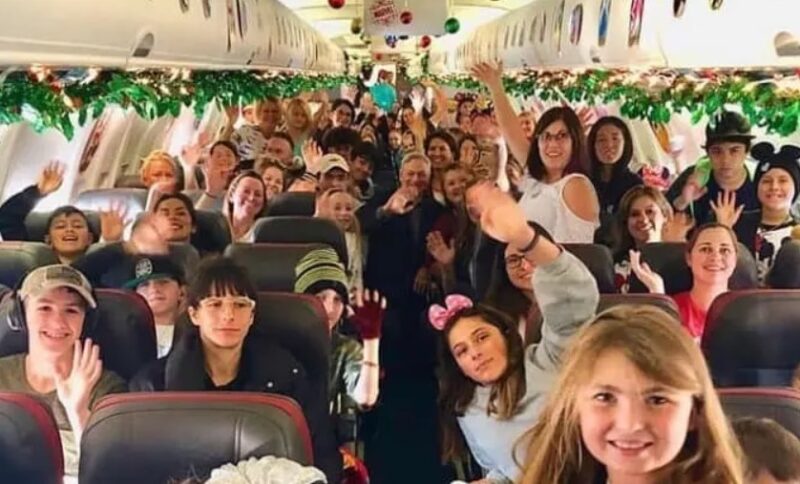 L'acteur de « Forrest Gump » a fait visiter le parc Disney à plus de 1700 enfants à titre gracieux