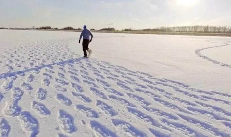Simon Beck : La neige transformée en chef-d'œuvre par l'artiste