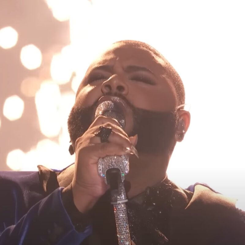 La reprise de « I Will Always Love You » par le gagnant de « The Voice » Asher HaVon rendrait Whitney Houston fière !