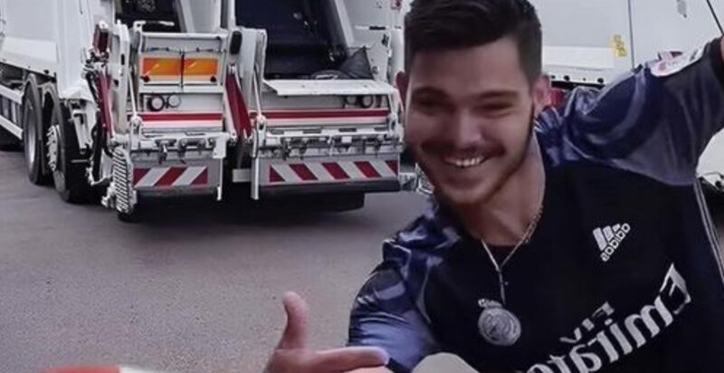 Jimmy, un éboueur, connaît un grand succès sur TikTok et contribue à combattre les stéréotypes liés à son métier
