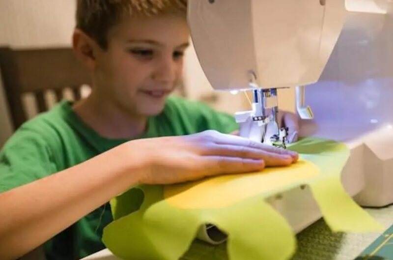 Une école apprend aux élèves à laver, repasser et cuisiner afin qu'ils puissent devenir des adultes indépendants
