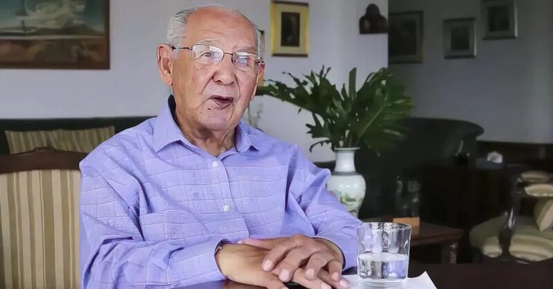 À 104 ans, ce papy a obtenu son doctorat et a décrypté une énigme mathématique remontant à plus de 2 siècles