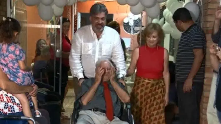 Âgée de 96 ans, elle épouse l'amour de sa vie dans une pension pour personnes retraitées