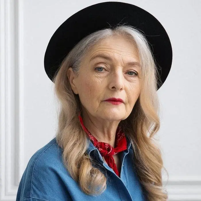 Pour défier l'industrie de la mode, une agence de mode embauche uniquement des mannequins de plus de 45 ans, et leurs photos sont merveilleuses