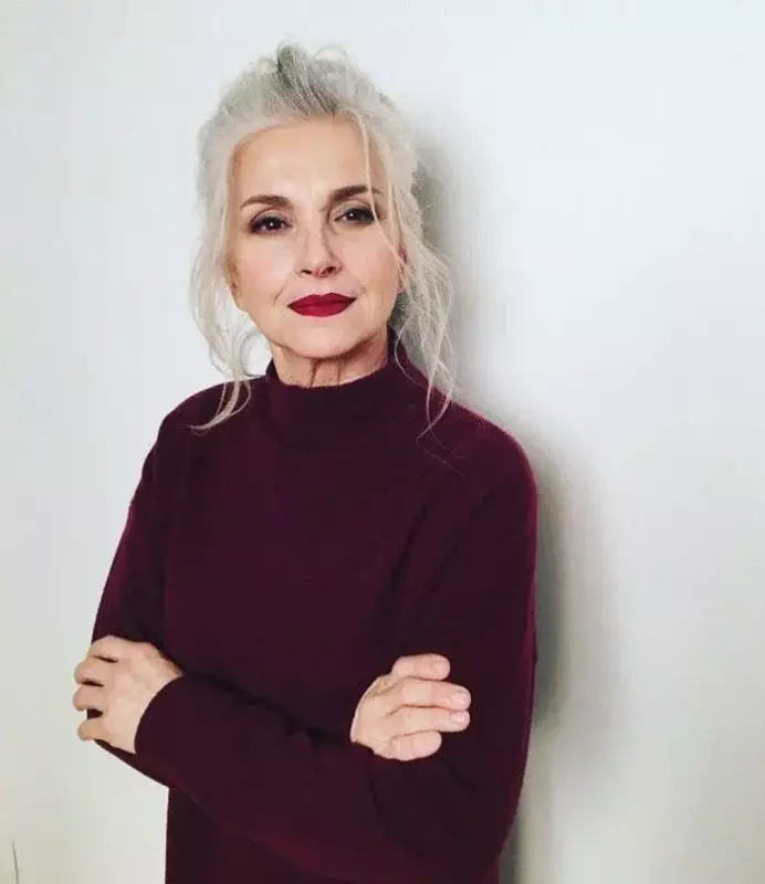 Pour défier l'industrie de la mode, une agence de mode embauche uniquement des mannequins de plus de 45 ans, et leurs photos sont merveilleuses