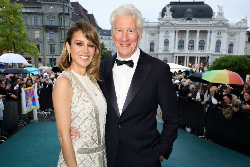 Richard Gere met en vente sa maison du Connecticut au prix de 11 millions d'euros après avoir annoncé une nouvelle déchirante...