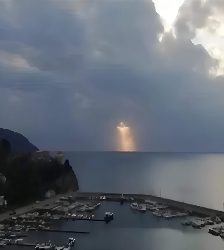 Incroyable ! Mon frère a pris cette photo à 21 km et personne ne l’a remarquée !
