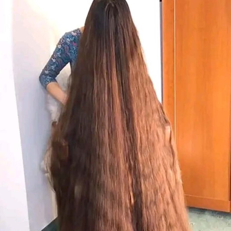 Elle prend la décision de se couper les cheveux, vingt-cinq ans plus tard