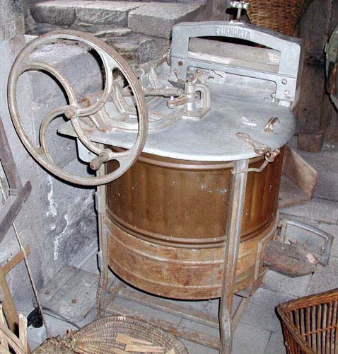 Objet insolite trouvé dans un vide-grenier : sa véritable utilité m’a laissé sans voix ! Découvrez ce que c’est…