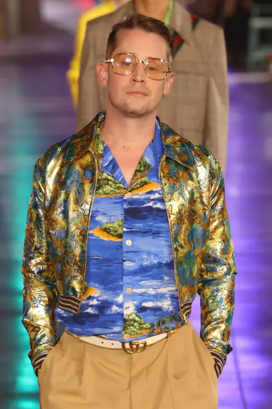Devenu mannequin chez Gucci, Macaulay Culkin, âgé de 44 ans, a pris du poids et a ravi ses fans avec son look surprenant