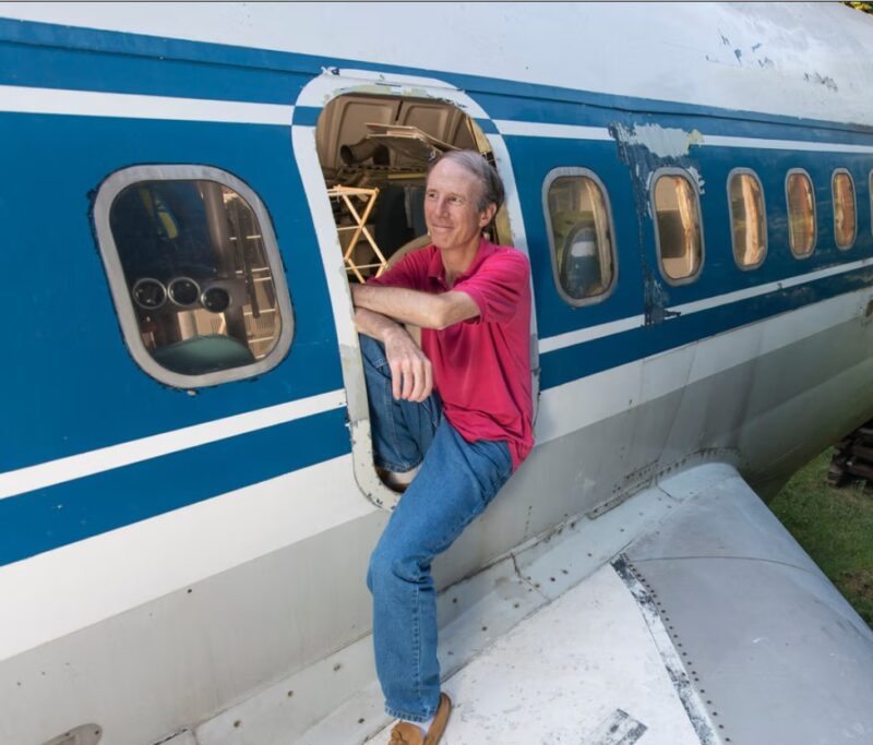 Cet homme a transformé un avion en maison ! Découvrez l'intérieur