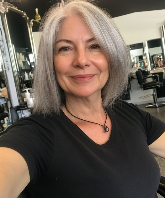 Ma femme a fait le choix d’assumer ses cheveux gris horribles
