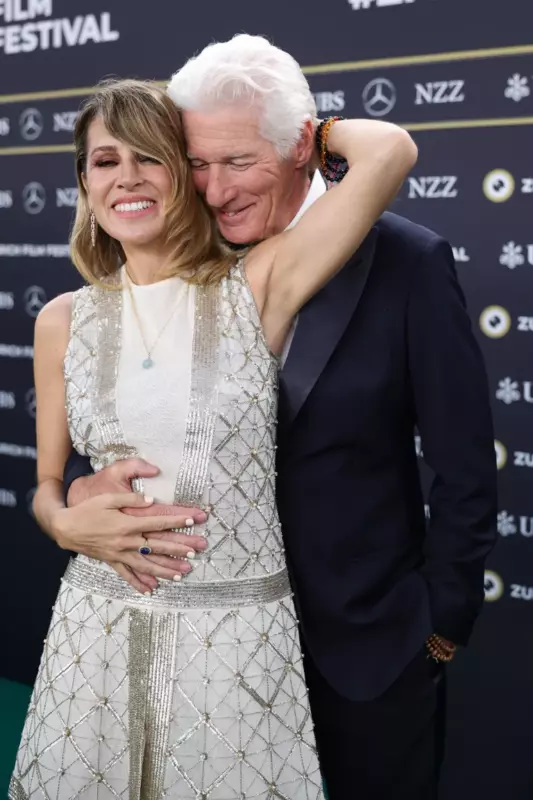 Richard Gere met en vente sa maison du Connecticut au prix de 11 millions d'euros après avoir annoncé une nouvelle déchirante...