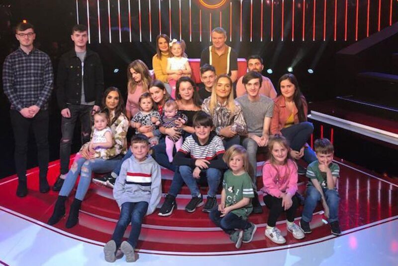 Maman de 21 enfants : Comment une telle famille parvient-elle à cohabiter sous le même toit ?