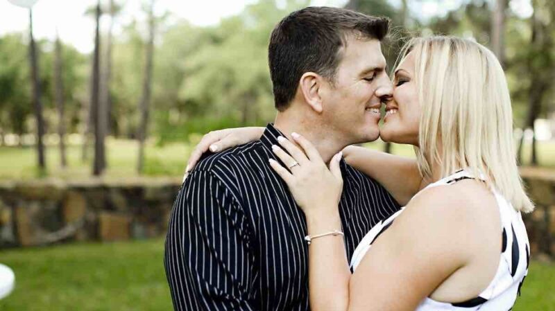 Les femmes rondes rendent les hommes plus heureux : ce que dit la science
