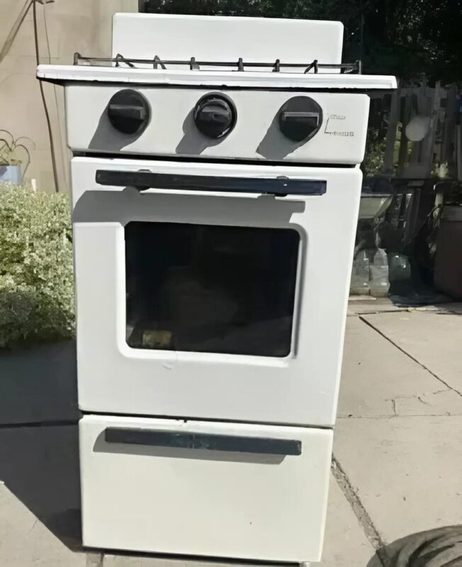 Donnez une nouvelle vie à votre vieux poêle en le transformant en un objet utile et esthétique !