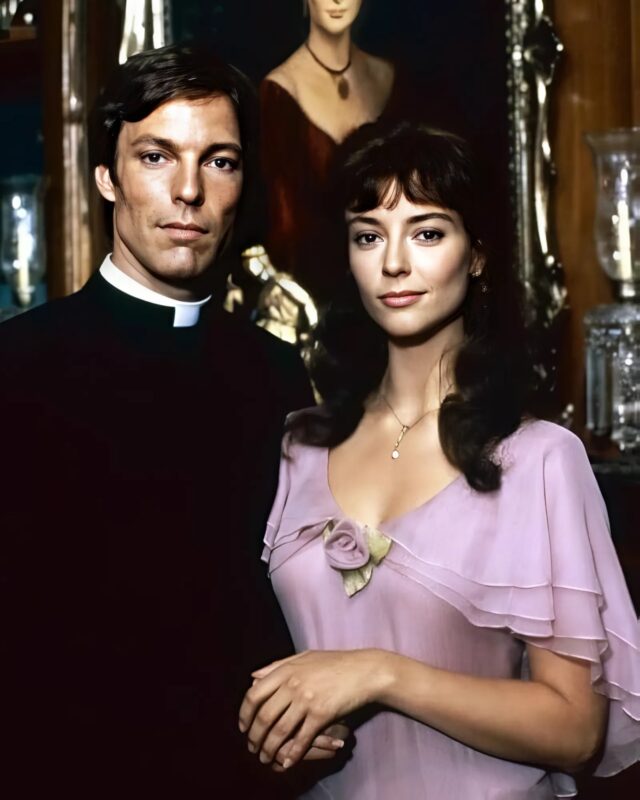 Voici à quoi ressemble aujourd’hui Rachel Ward, l'iconique Maggie Cleary des oiseaux se cachent pour mourir 🦋