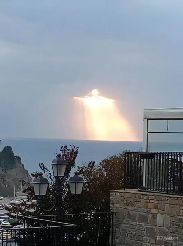 Incroyable ! Mon frère a pris cette photo à 21 km et personne ne l’a remarquée !