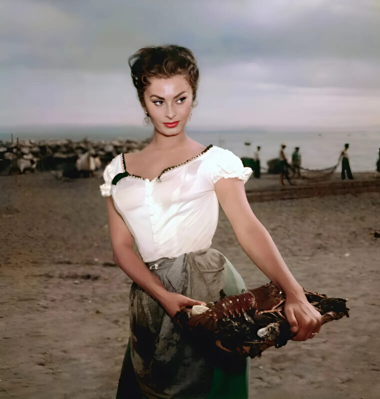 La petite-fille de Sophia Loren, âgée de 18 ans, fait sensation : découvrez son incroyable ressemblance avec l’icône italienne dans sa jeunesse !