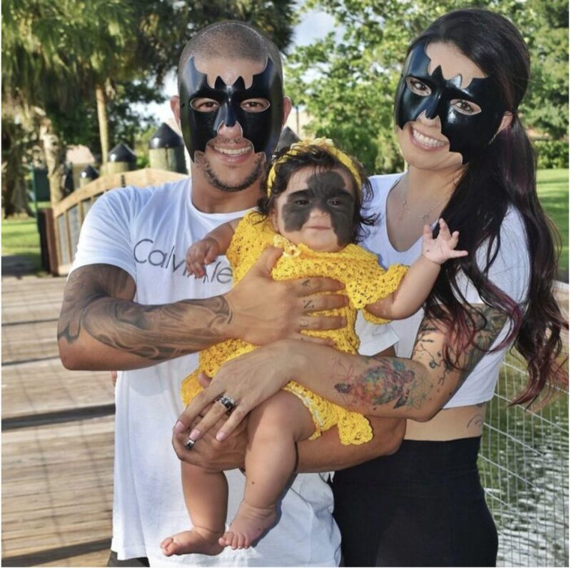 « La fille Batman a grandi » : Découvrez cette jeune fille née avec un "masque"