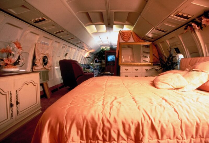 Une femme a acquis un avion et l'a rénové : voyez à quoi ressemble l'intérieur de cette maison atypique