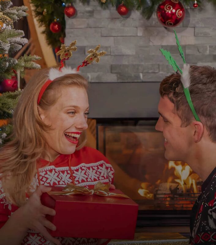 Voici les cadeaux de Noël les plus souvent offerts par les hommes infidèles à leurs épouses... et à leurs maîtresses