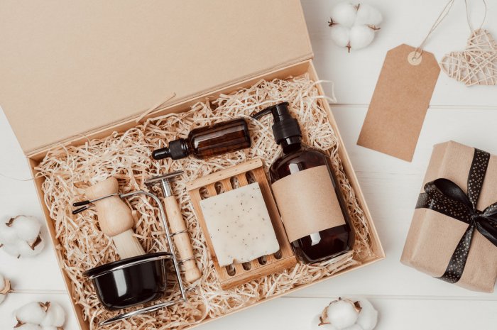 Voici les cadeaux de Noël les plus souvent offerts par les hommes infidèles à leurs épouses... et à leurs maîtresses