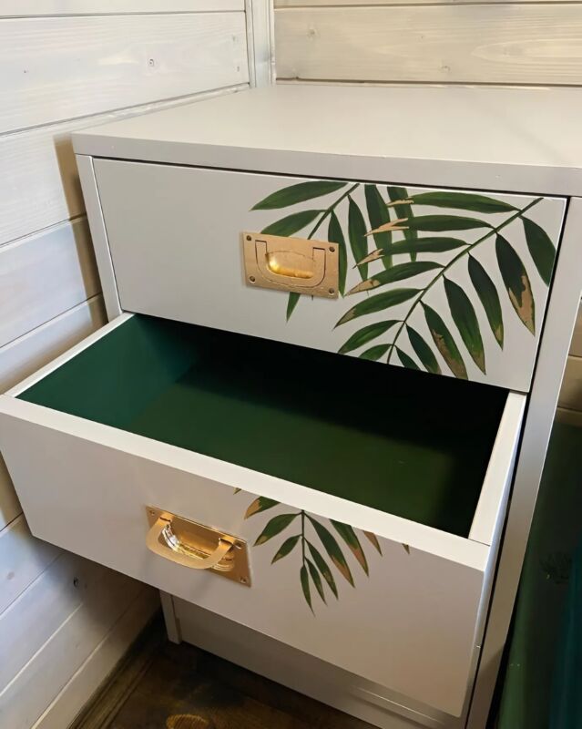 "Mon mari a transformé notre vieille commode en une véritable œuvre d'art : photo avant/après