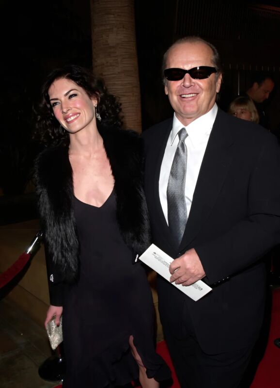La vedette de 54 ans est devenue méconnaissable, alors que, lorsqu'elle était jeune, tous les hommes d'Hollywood en étaient fous