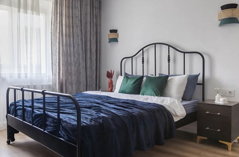 Une famille a acquis un immeuble dans un vieux quartier et l'a rénové de façon moderne : regardez comment leur maison a été transformée