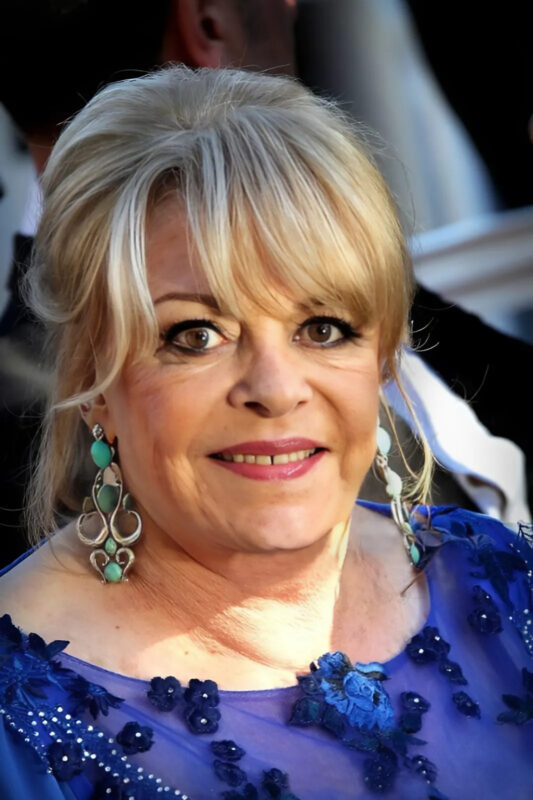 Vie solitaire, lourde maladie et isolement du monde du showbiz : l'actrice française, âgée de 85 ans, est totalement méconnaissable
